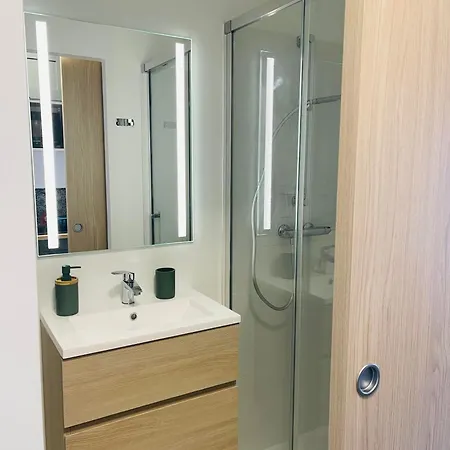 Apartamento Le 16 Place De L'abbatiale Évron