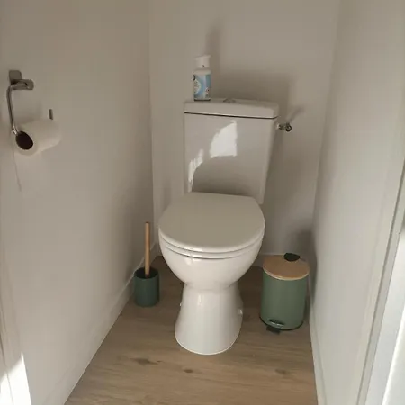 Le 16 Place De L'abbatiale Διαμέρισμα Évron